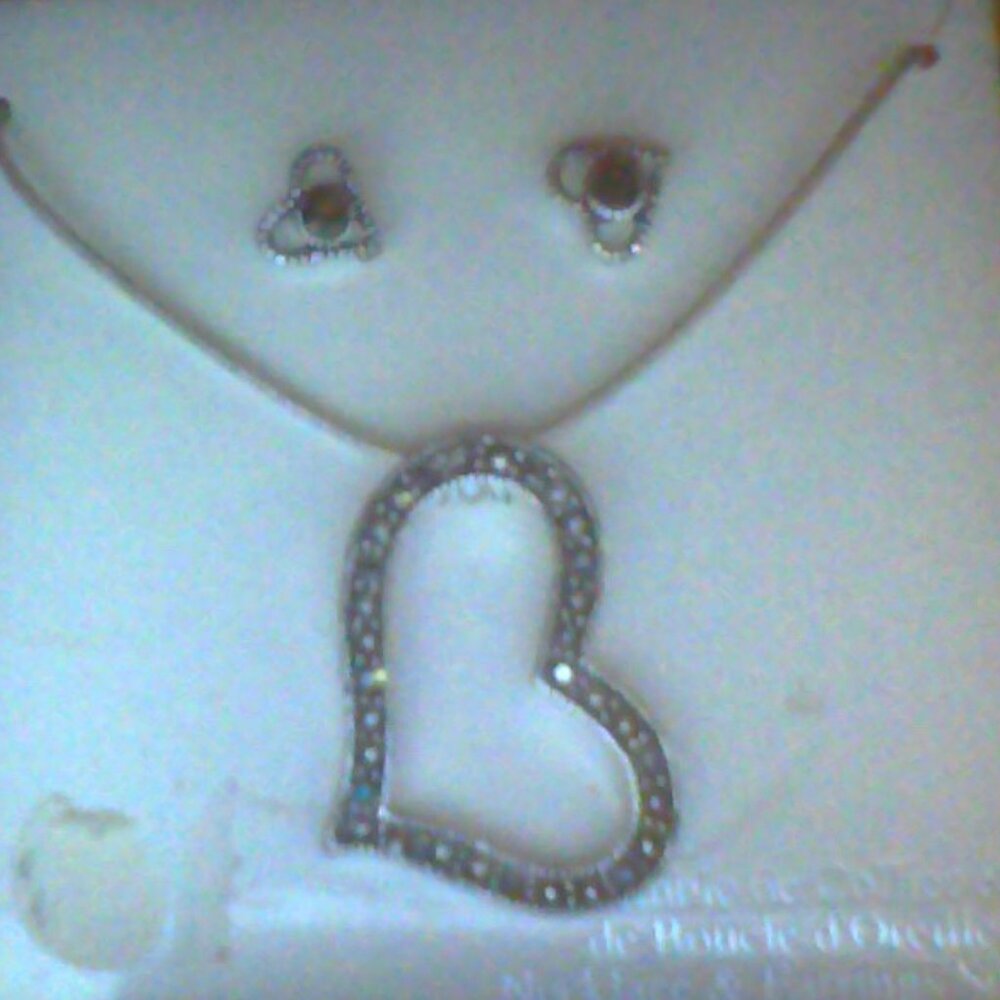Heart necklace and earrings set with hematite